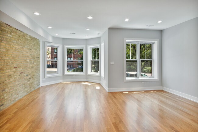 Photo - 4624 N Ashland Ave Apartment