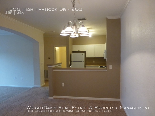 Building Photo - Lovely 2/2 Condo in Crosswynde Community!