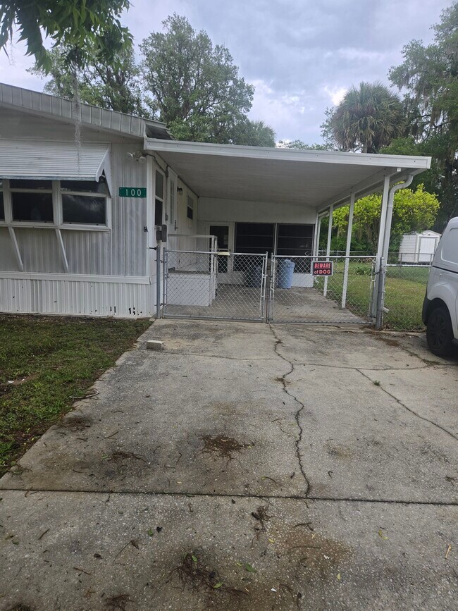 Foto del edificio - 100 Hoover Ln