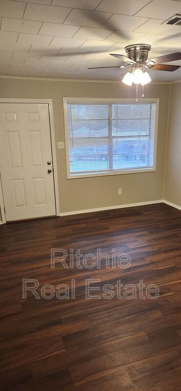 Building Photo - 429 Forest St