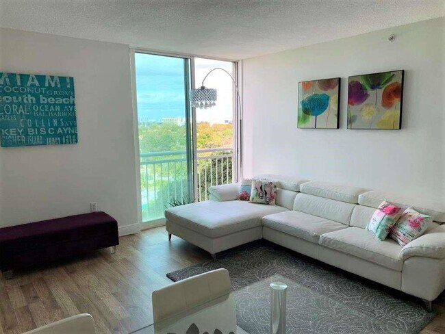 Foto del edificio - 3000 Coral Way