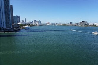 Building Photo - 848 Brickell Key Dr