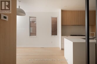 Building Photo - 36 Arundel Ave
