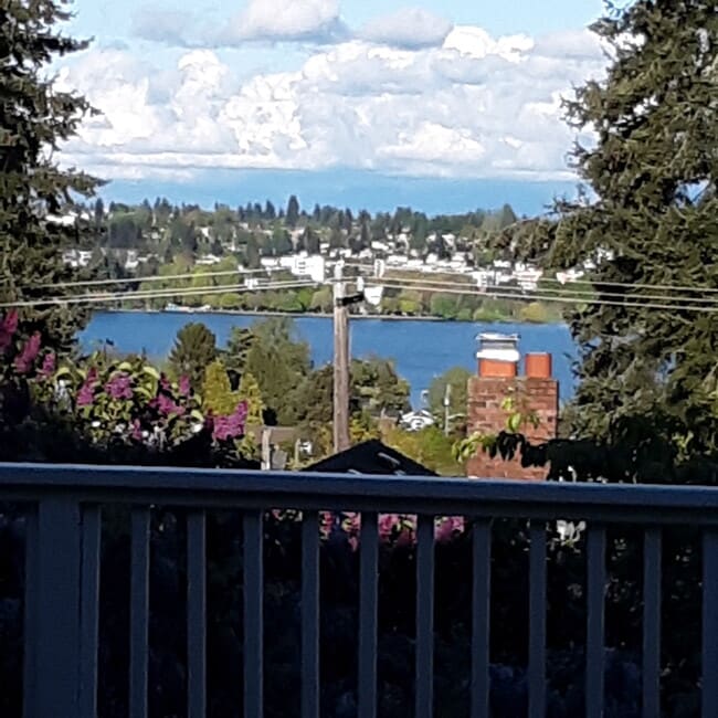 Building Photo - 412 N 67th St