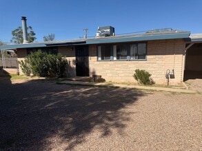 Building Photo - 2026 S Amalia Ave