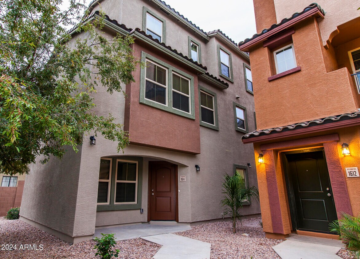 1614 N 77th Glen, Phoenix, AZ 85035 Townhome Rentals in Phoenix AZ