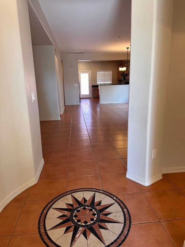 COMING SOON! Modern Home - 4 bedroom - Lar... - COMING SOON! Modern Home - 4 bedroom - Lar...