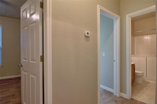 Foto del edificio - 4010 Cargill Dr