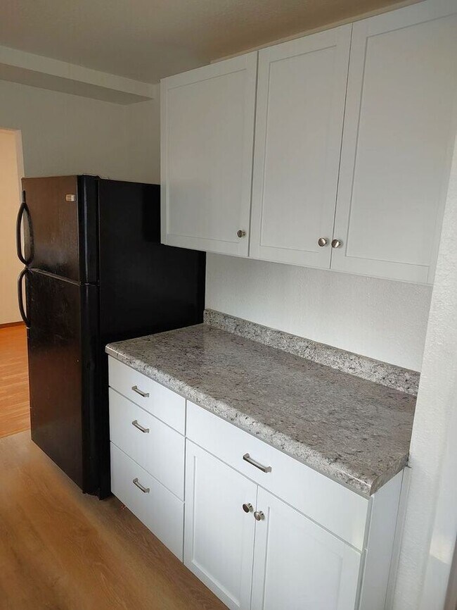Building Photo - FOR RENT- 7 6th St in Oelwein 1 bedroom ho...