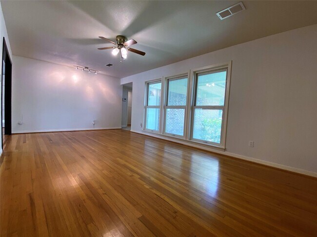Foto del edificio - 5242 Beechnut St