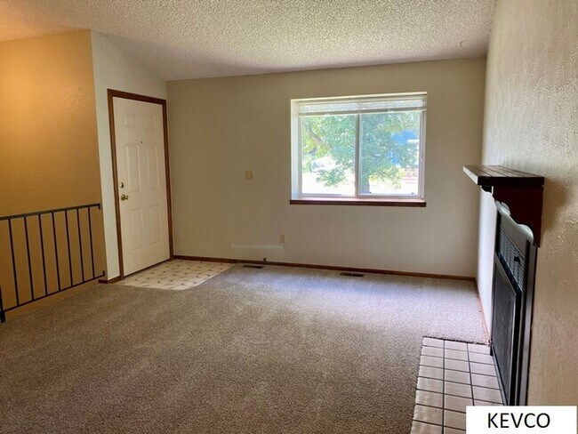 Foto del edificio - Huge House, Perfect Layout for Roommates!