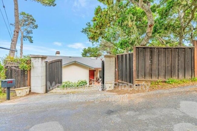 Building Photo - 81 Corona Rd