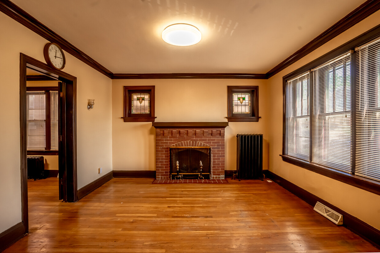 LIVING ROOM - 3449 Klocke St