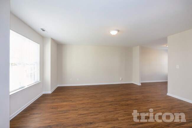 Foto del edificio - 7117 Roaming Path Ct