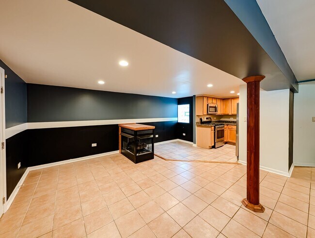 Foto del edificio - 1 bed 1 bed unit in South Old Irving Park