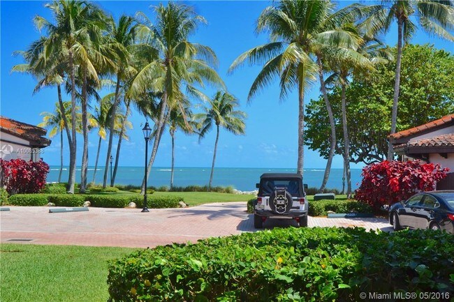 Foto del edificio - 15112 Fisher Island Dr