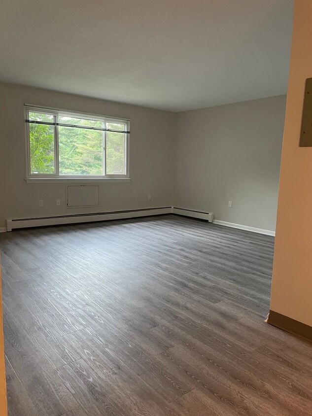 Spacious 3 Bedroom Townhouse - Spacious 3 Bedroom Townhouse