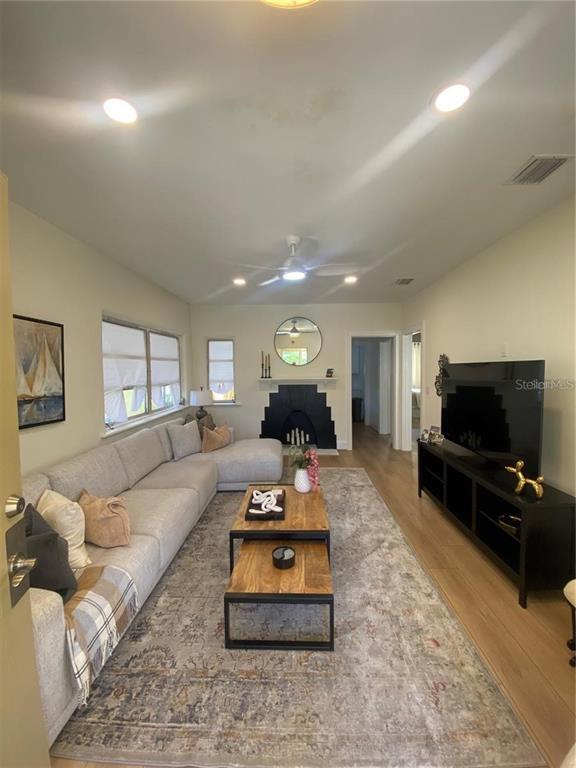 Foto del edificio - 51 Aegean Ave