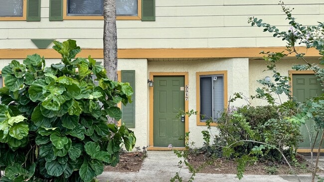 5513-5519 Decatur St - 5513-5519 Decatur St Townhome