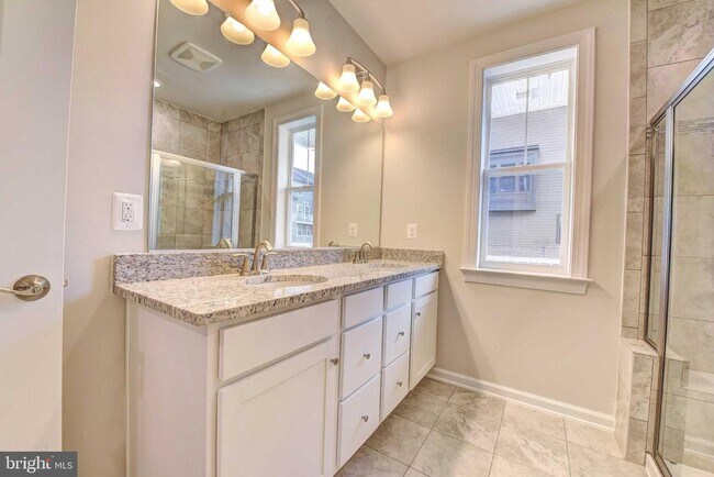 Building Photo - 45161 Admiral Dr