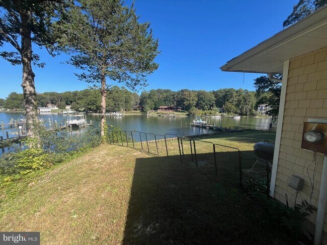 Foto del edificio - 13101 Harbor Ln