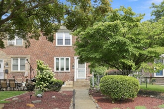Building Photo - 241 Westpark Ln