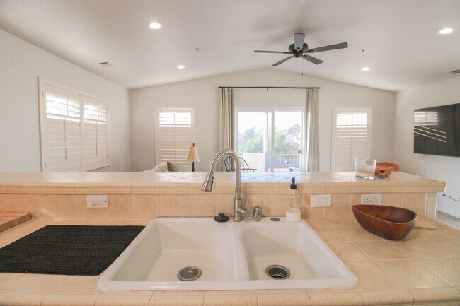 Foto del edificio - 4-Bedroom House Near the Dunes in Grover Beach