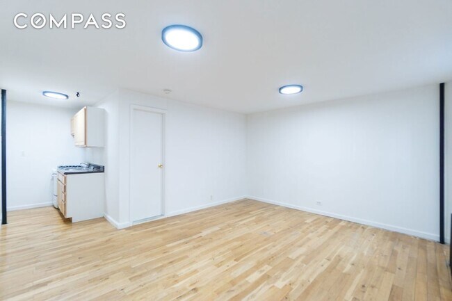 Foto del edificio - 320 W 20th St