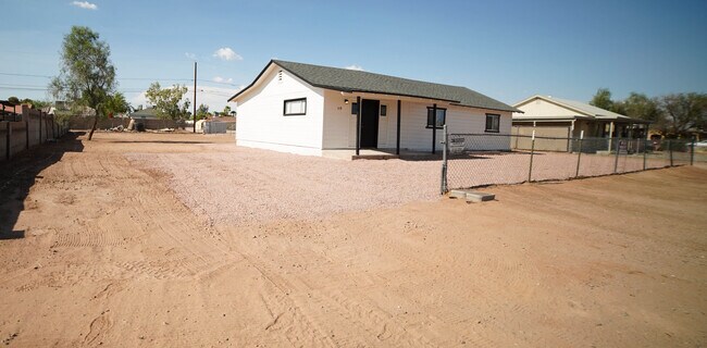 Foto del edificio - 618 W 13th St