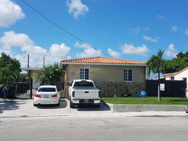 Building Photo - 2035 NW 3rd St