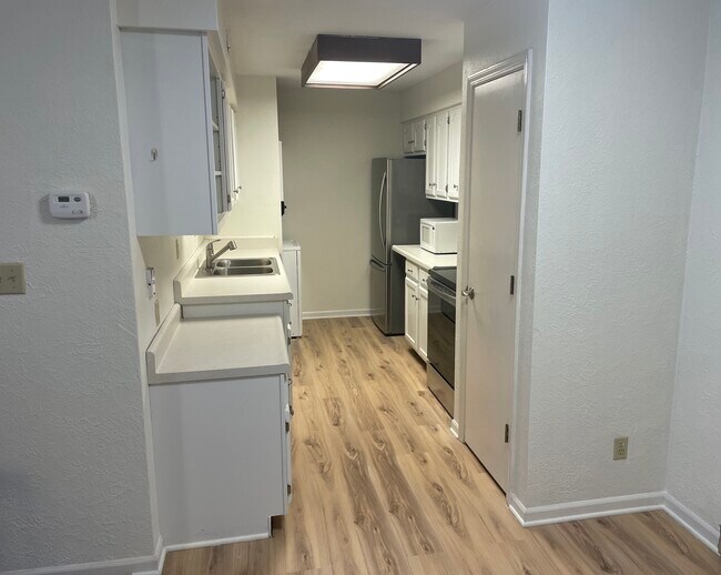 Building Photo - 2705 W Willowlake Dr