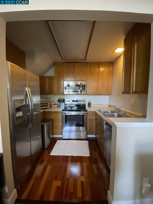 Building Photo - 129 Glenwood