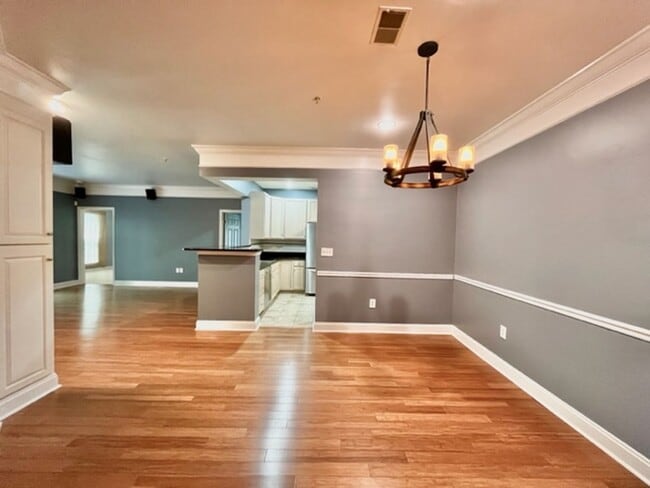 Building Photo - Beautiful 3 BR 2 FB condo with its own garage and driveway