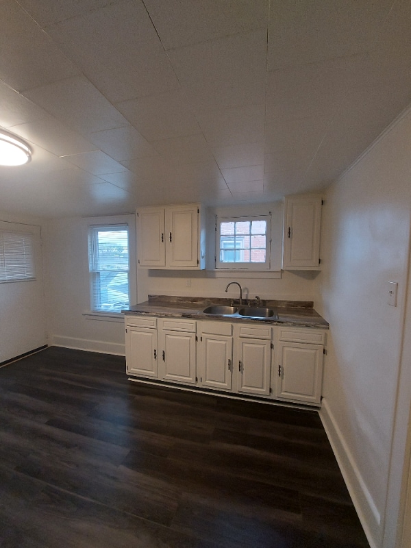 Photo - 2063 Beechmont Ave Apartment