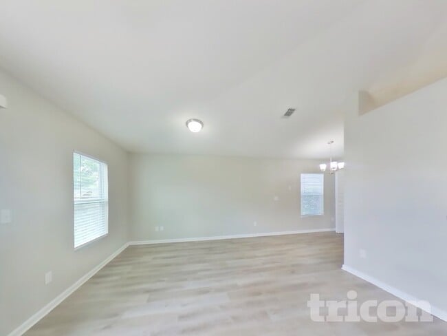 Building Photo - 12360 Anarania Dr