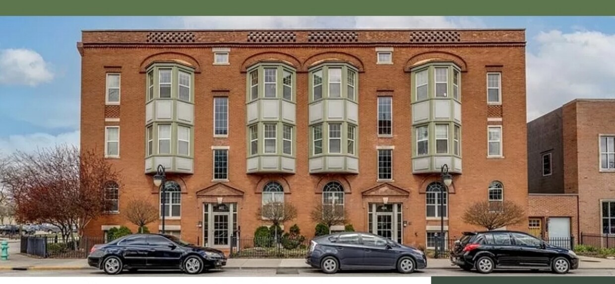 Building Photo - 404 E New York St