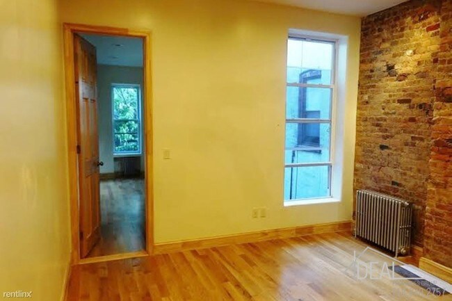 Foto del edificio - 553 Bainbridge St