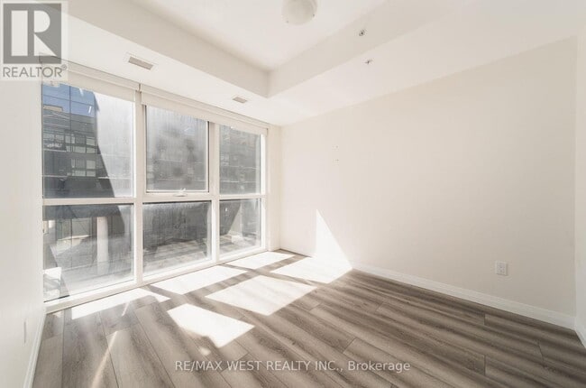 Building Photo - 108 Garment St