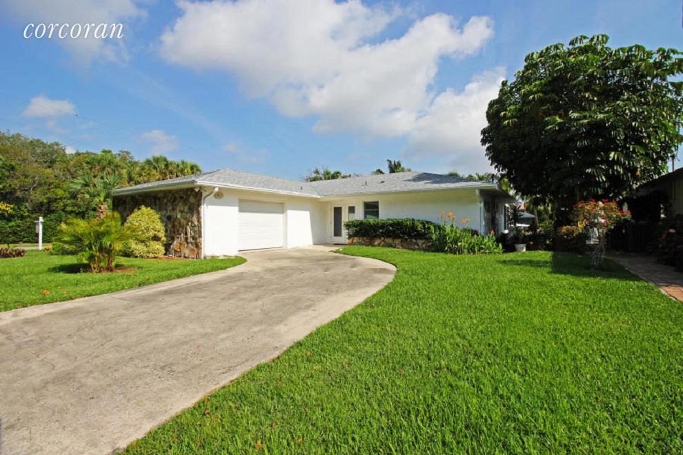 Primary Photo - 106 Periwinkle Dr