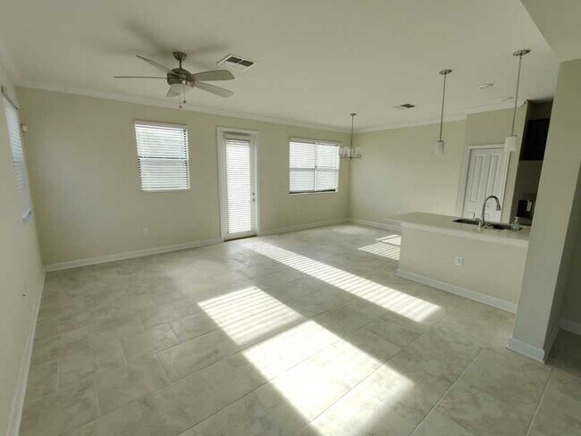 Foto del edificio - 1242 Sandwedge St