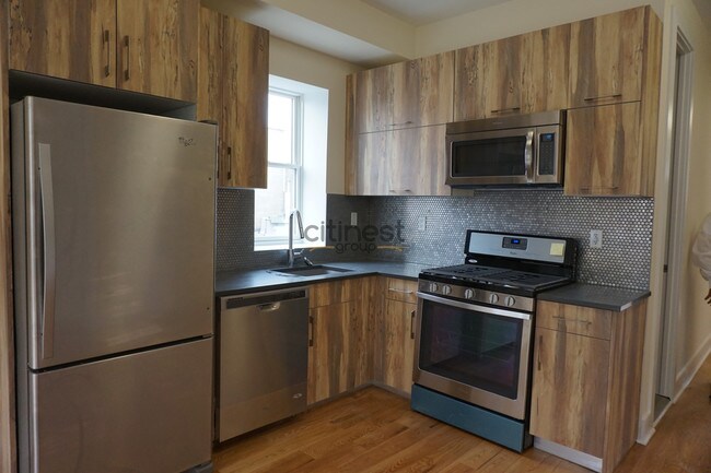 Building Photo - 235 51st St