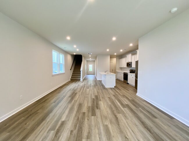 Foto del edificio - Brand New Single Family Home Just Minutes from Old Town Bluffton!