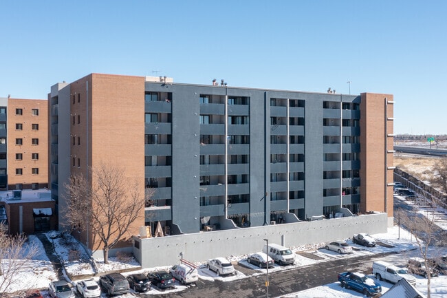 Building Photo - Alvista Nine Mile