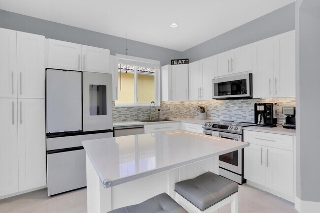 Building Photo - 156 Seminole Lakes Dr