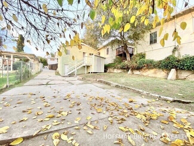 Building Photo - 5620 Range View Ave Los Angeles, CA 90042