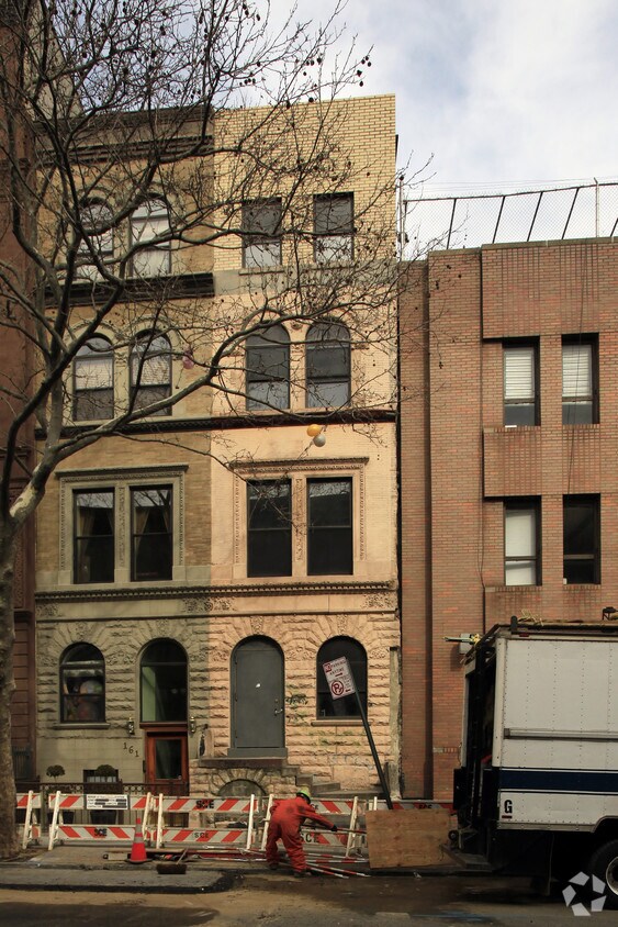 Building Photo - 159 W 136th St