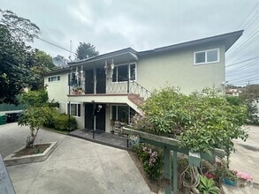 Building Photo - 3152-58 Reynard Way