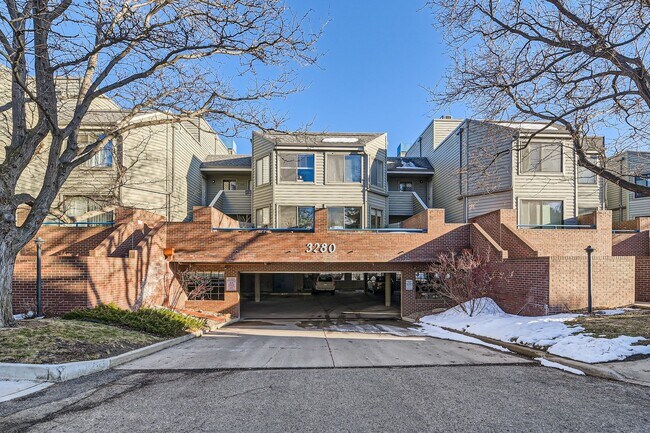 Foto del edificio - Urban Oasis: Cozy Furnished 1 BDR in Boulder