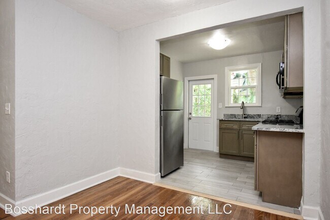 Building Photo - 1201 SE 43rd St