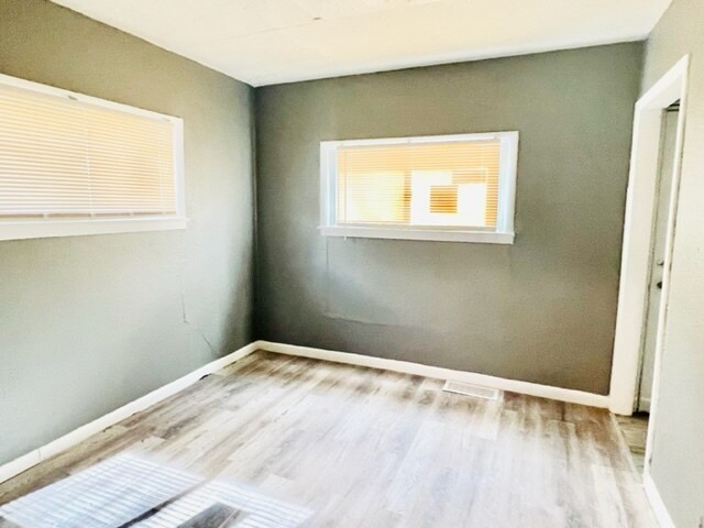 Foto del edificio - 4215 E 60th St